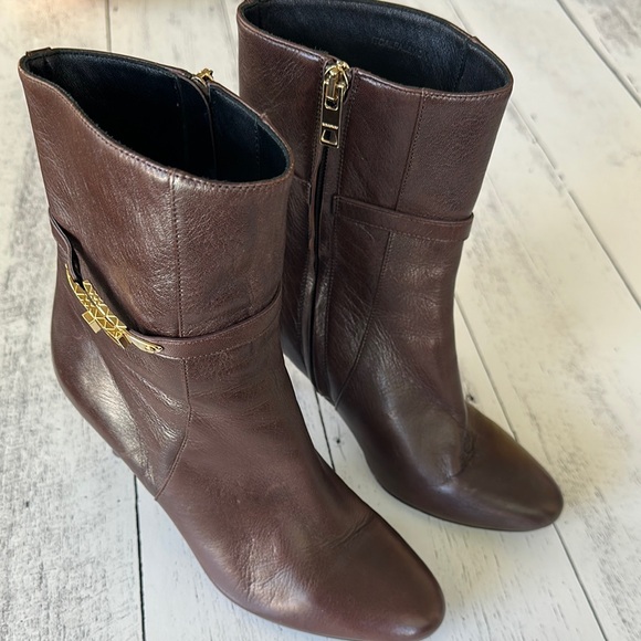 Burberry Brown Heeled Boots with Gold Accent size 37.5 - Picture 1 of 8